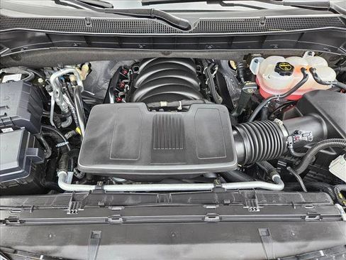 Used 2026 Chevrolet Suburban High Country AWD/4WD image 25