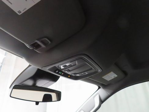 Used 2025 Chevrolet Silverado 1500 LT image 19