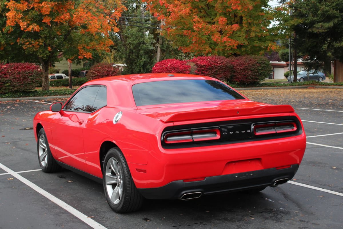 Used 2019 Dodge Challenger SXT RWD image 5