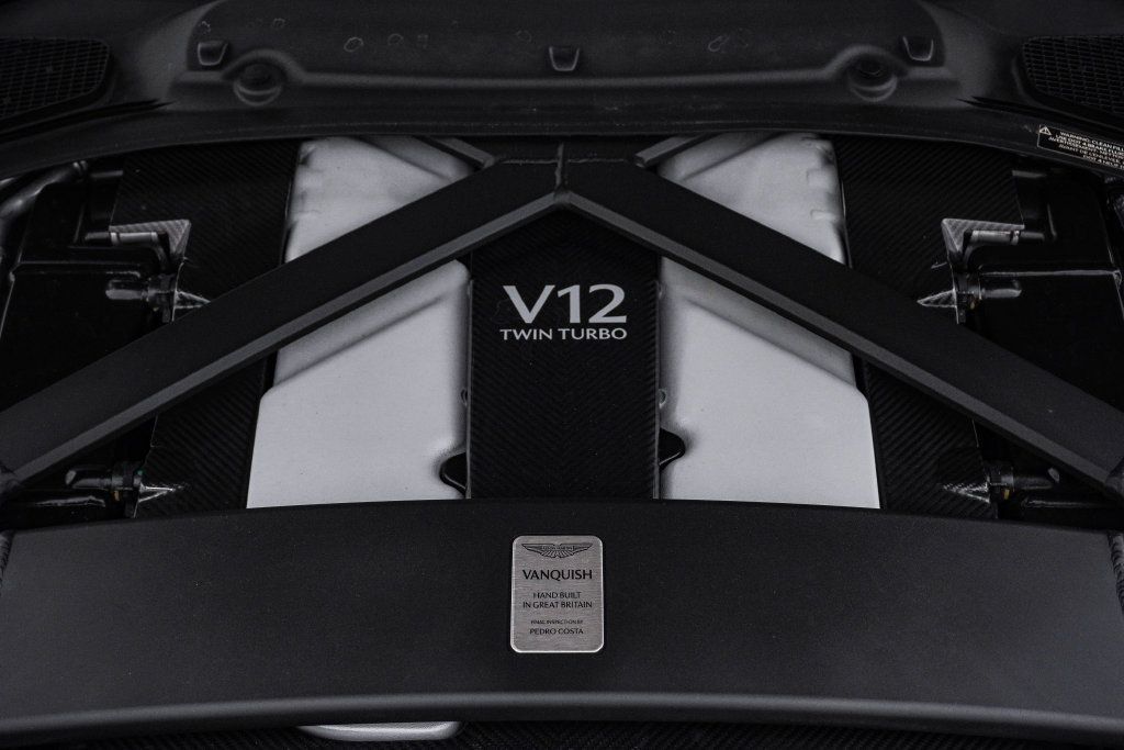 Used 2026 Aston Martin Vanquish Convertible RWD image 39
