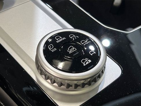 New 2026 Mitsubishi Outlander AWD image 28