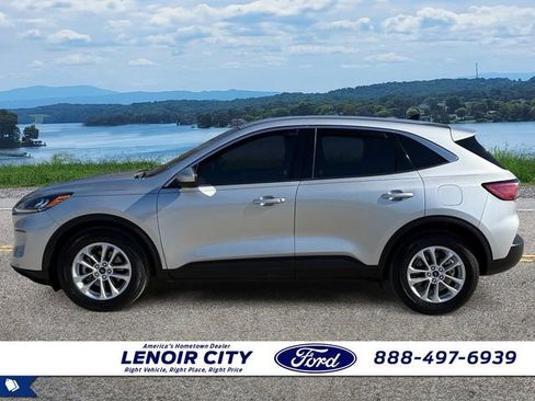 Certified 2020 Ford Escape SE image 6