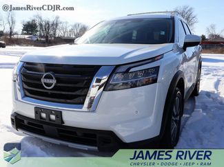 Used 2023 Nissan Pathfinder SL video 1