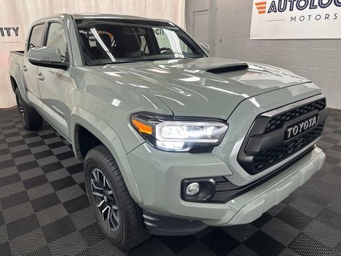 Used 2023 Toyota Tacoma TRD Sport w/ Technology Package AWD/4WD image 2