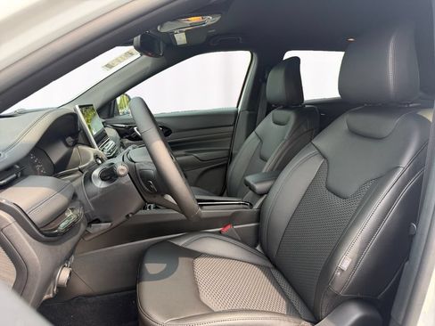 New 2026 Jeep Compass Latitude AWD/4WD image 9