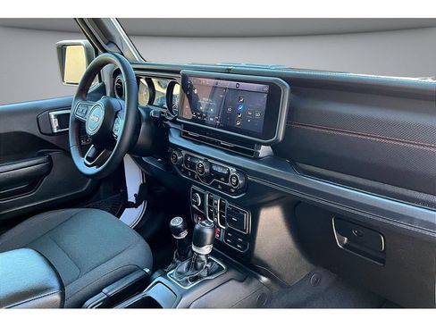 Certified 2025 Jeep Wrangler Unlimited Rubicon AWD/4WD image 47