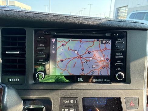 Used 2018 Toyota Sienna Limited Premium AWD/4WD image 33