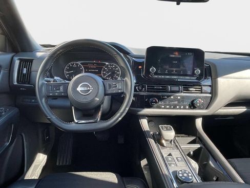 Used 2025 Nissan Pathfinder Rock Creek AWD/4WD image 16