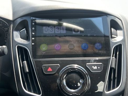 Used 2015 Ford Focus SE FWD image 21