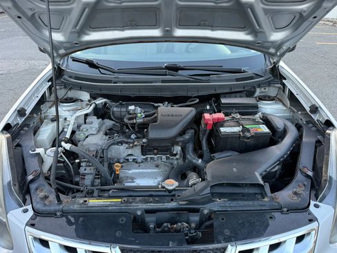 Used 2014 Nissan Rogue S w/ Convenience Package AWD/4WD image 9