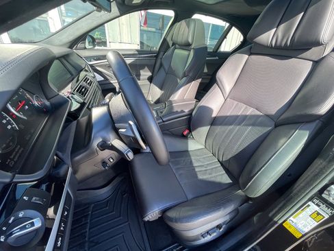 Used 2013 BMW M5 image 28