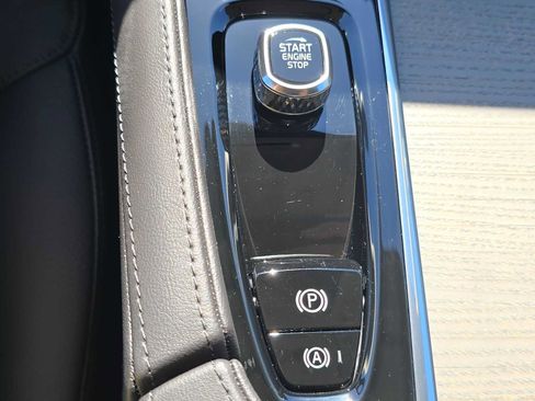 Used 2025 Volvo S90 B6 Plus w/ Protection Package Premier AWD/4WD image 31