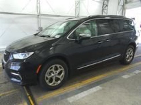 Used 2021 Chrysler Pacifica Limited w/ Premium & Safety Sphere Group AWD/4WD image 23