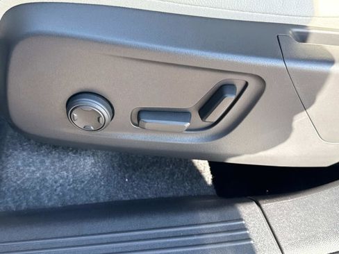 New 2026 Volvo XC40 B5 Ultra w/ Climate Package image 18