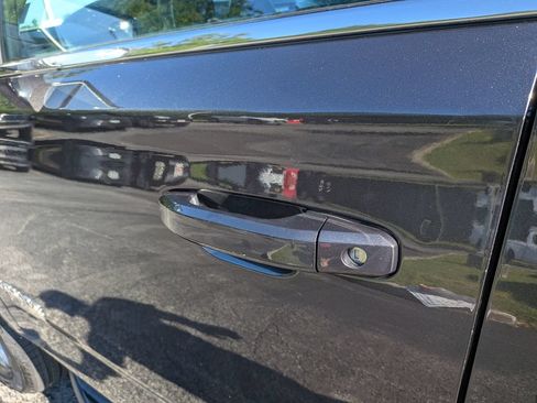 Used 2018 Chevrolet Tahoe LT AWD/4WD image 36