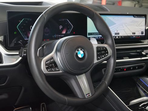 Used 2026 BMW X6 xDrive40i AWD/4WD image 11