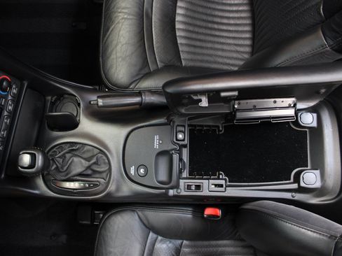 Used 2002 Chevrolet Corvette Convertible w/ Preferred Equipment Group1 image 32