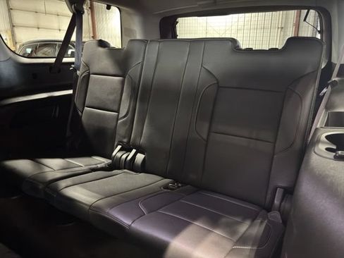 Used 2016 GMC Yukon XL SLT w/ Open Road Package AWD/4WD image 21