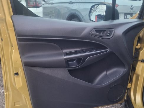 Used 2018 Ford Transit Connect XL image 10