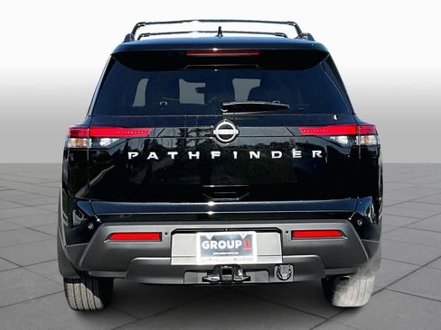 New 2025 Nissan Pathfinder SV image 4