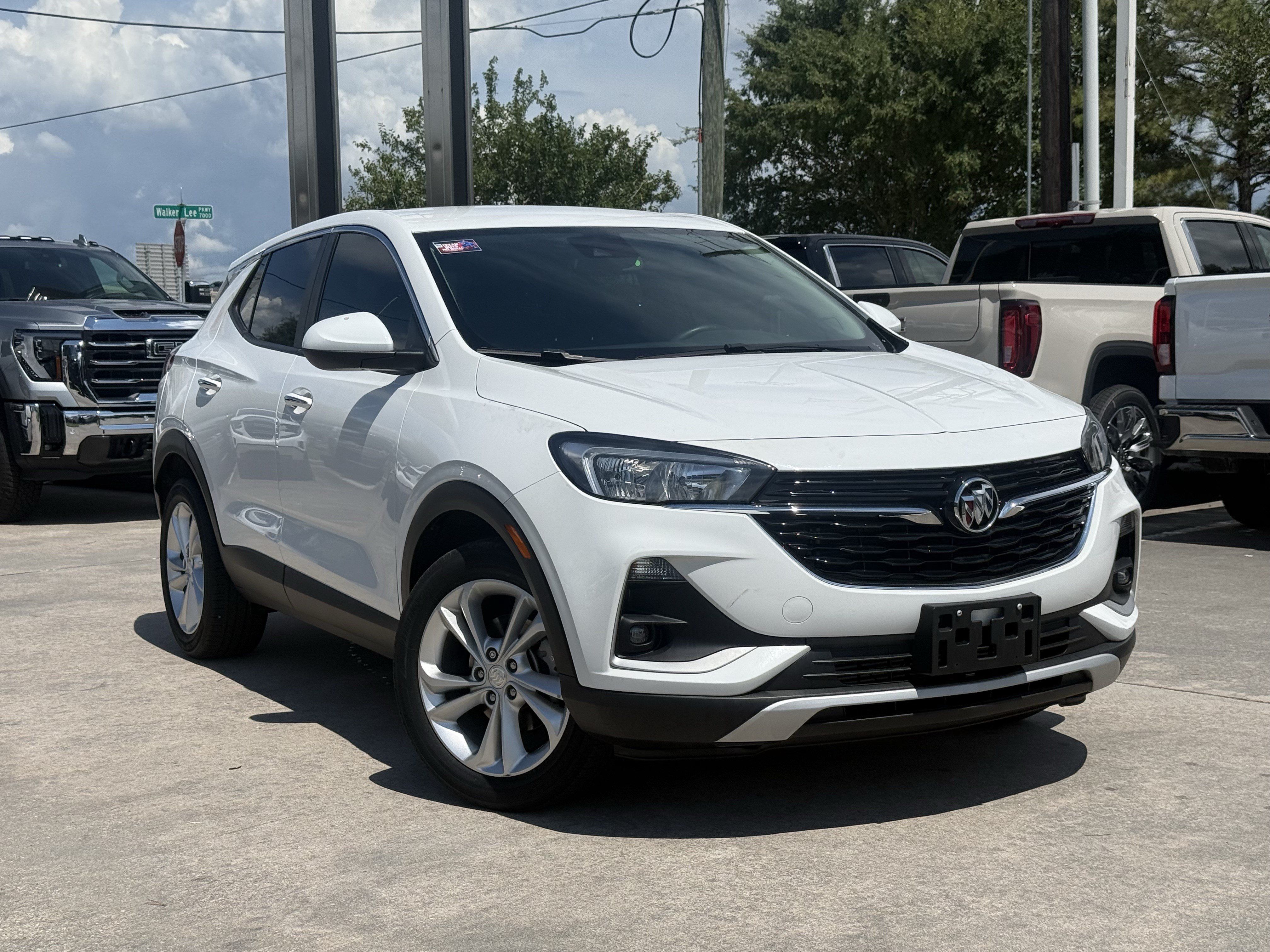 Used 2023 Buick Encore GX Preferred FWD image 2
