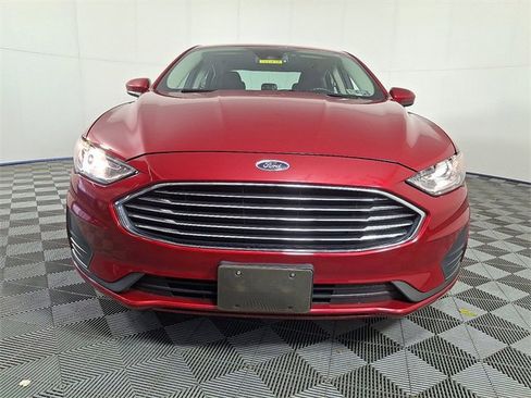 Used 2020 Ford Fusion SE image 5