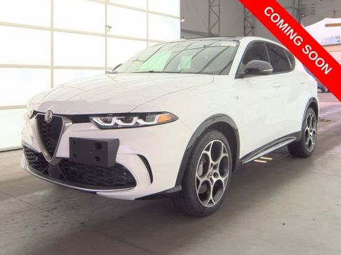 Used 2024 Alfa Romeo Tonale Ti w/ Premium Interior Package image 1