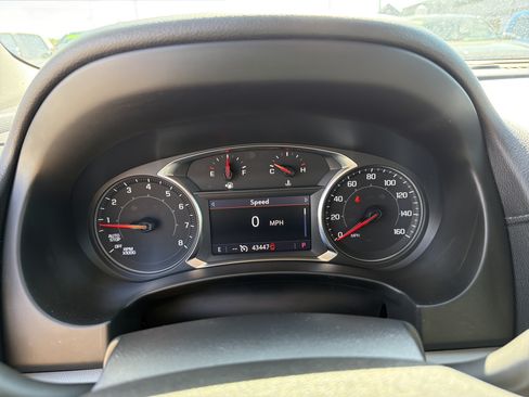 Used 2023 GMC Terrain SLT AWD/4WD image 18