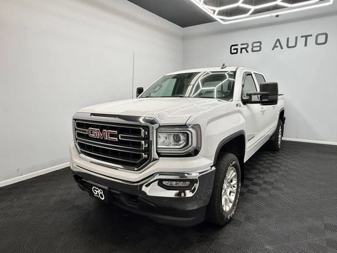 Used 2017 GMC Sierra 1500 SLE w/ SLE Value Package AWD/4WD image 3