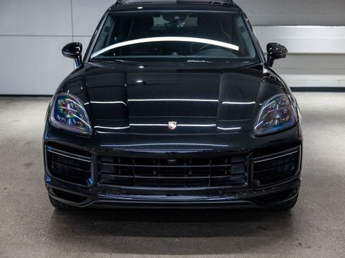 Certified 2023 Porsche Cayenne Turbo AWD/4WD image 12