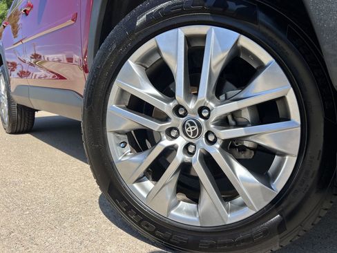 Used 2025 Toyota RAV4 XLE Premium FWD image 6