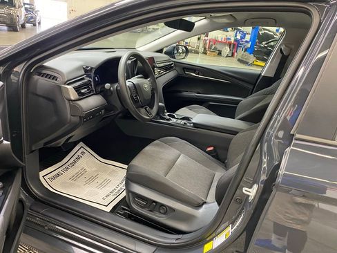 Used 2025 Toyota Camry LE w/ Convenience Package image 25