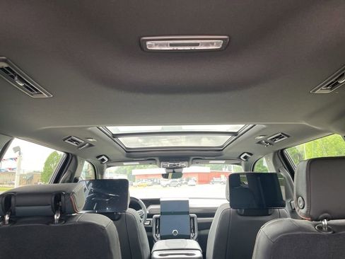 New 2026 GMC Yukon AT4 w/ AT4 Premium Plus Package AWD/4WD image 28