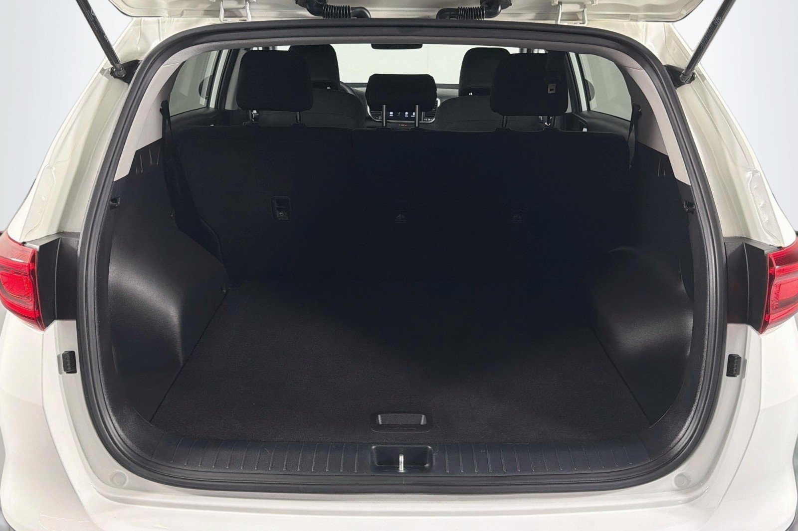 Used 2020 Kia Sportage LX FWD image 24