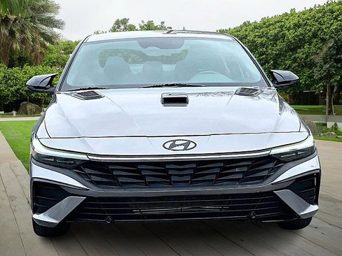 Used 2024 Hyundai Elantra SEL image 3