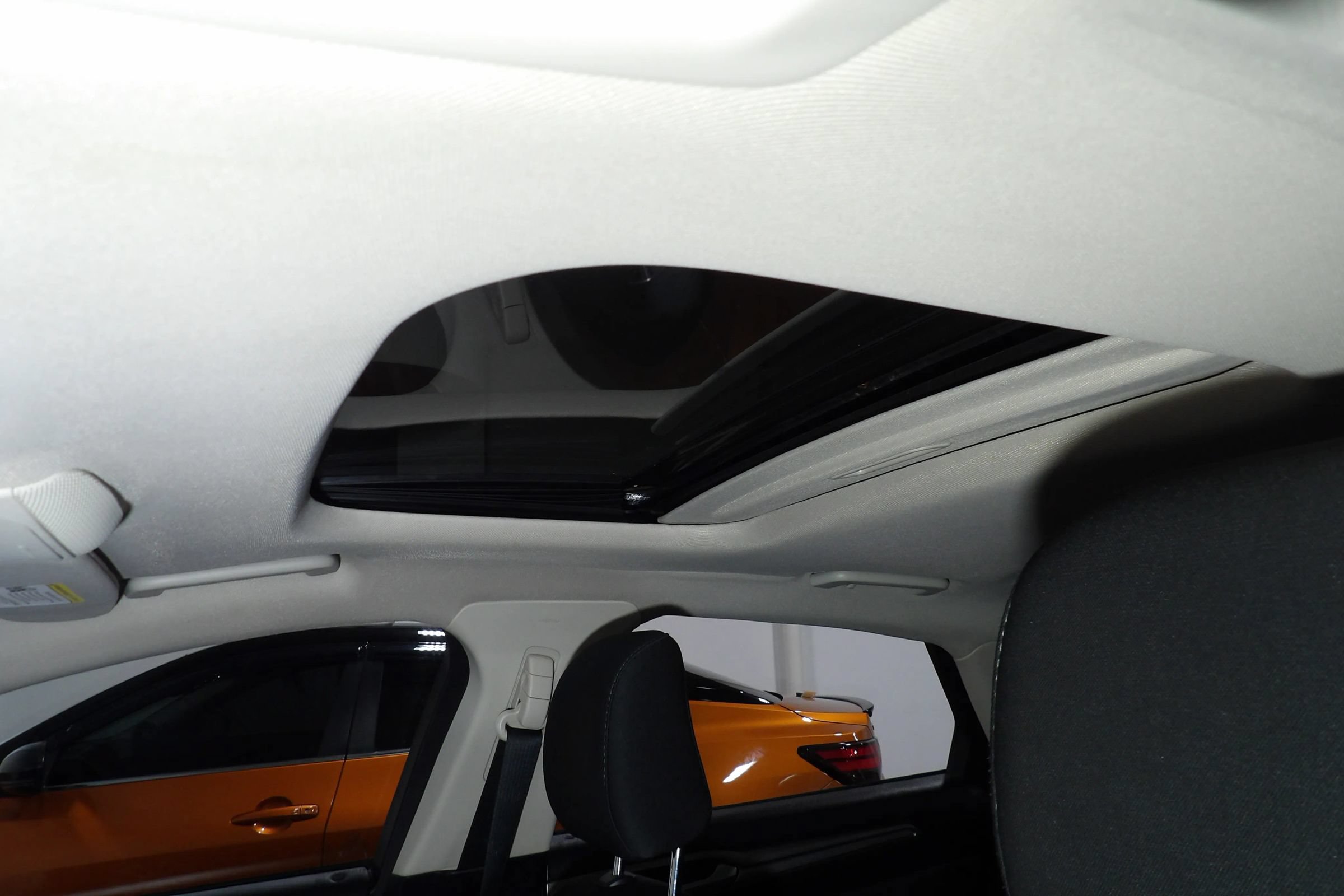 Used 2020 Ford Fusion SE FWD image 9