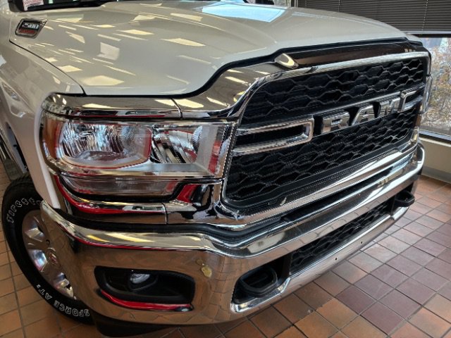 Used 2024 RAM 2500 Big Horn AWD/4WD image 2