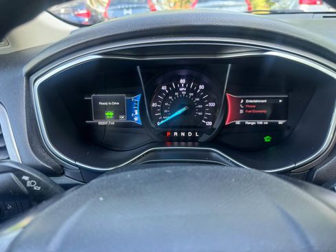 Used 2018 Ford Fusion SE FWD image 28