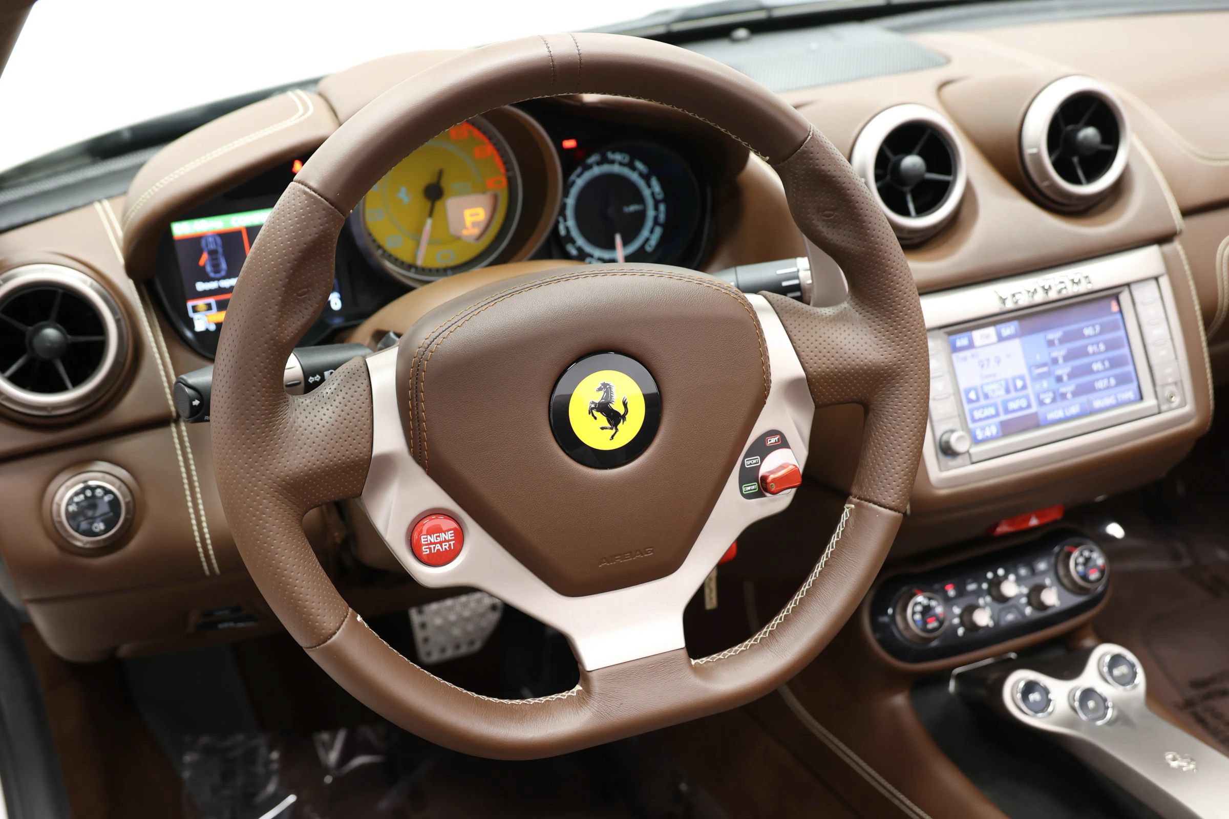 Used 2010 Ferrari California RWD image 30