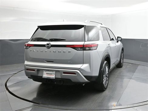 Used 2025 Nissan Pathfinder SL w/ SL Premium Package image 11