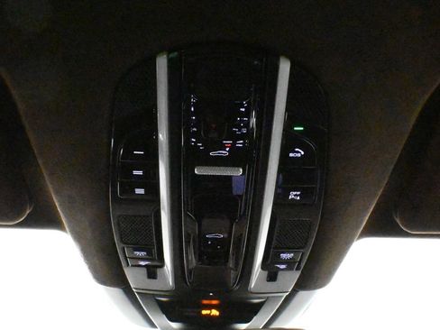 Used 2022 Porsche Cayenne GTS image 20