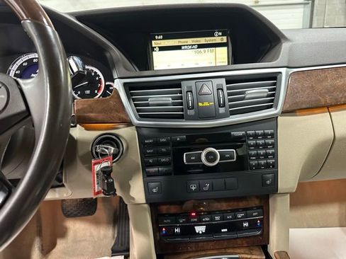 Used 2012 Mercedes-Benz E 350 4MATIC Sedan image 18