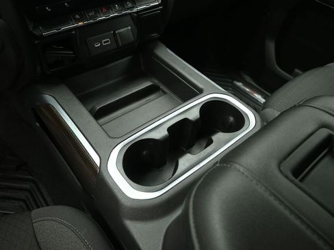 Used 2020 Chevrolet Silverado 1500 LT Trail Boss AWD/4WD image 19