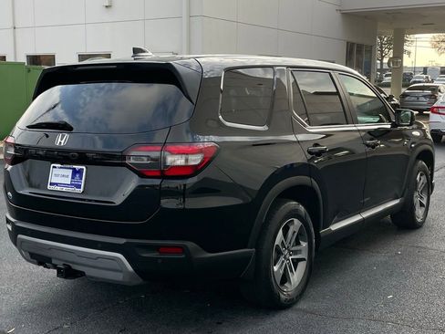 Certified 2025 Honda Pilot EX-L image 6