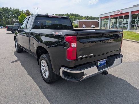 Used 2023 Chevrolet Silverado 1500 LT AWD/4WD image 3