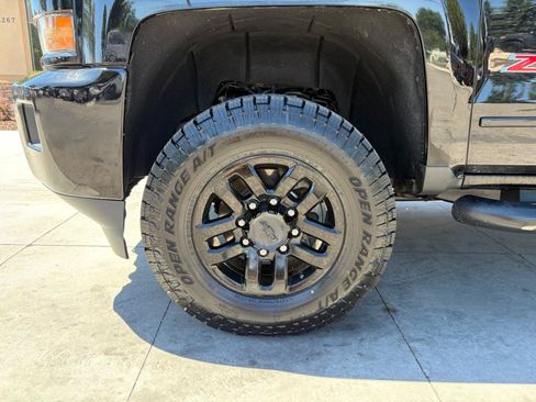 Used 2016 Chevrolet Silverado 2500 LT w/ Midnight Edition AWD/4WD image 24