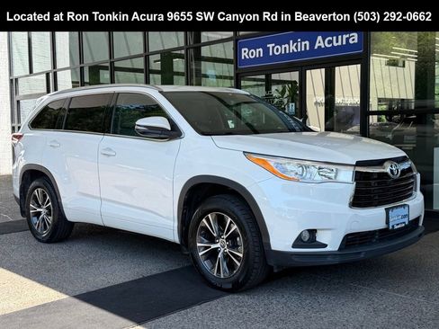 Used 2016 Toyota Highlander XLE AWD/4WD image 1