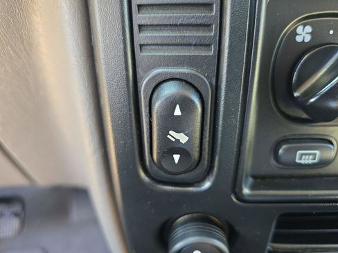 Used 2002 Ford Windstar SE image 27