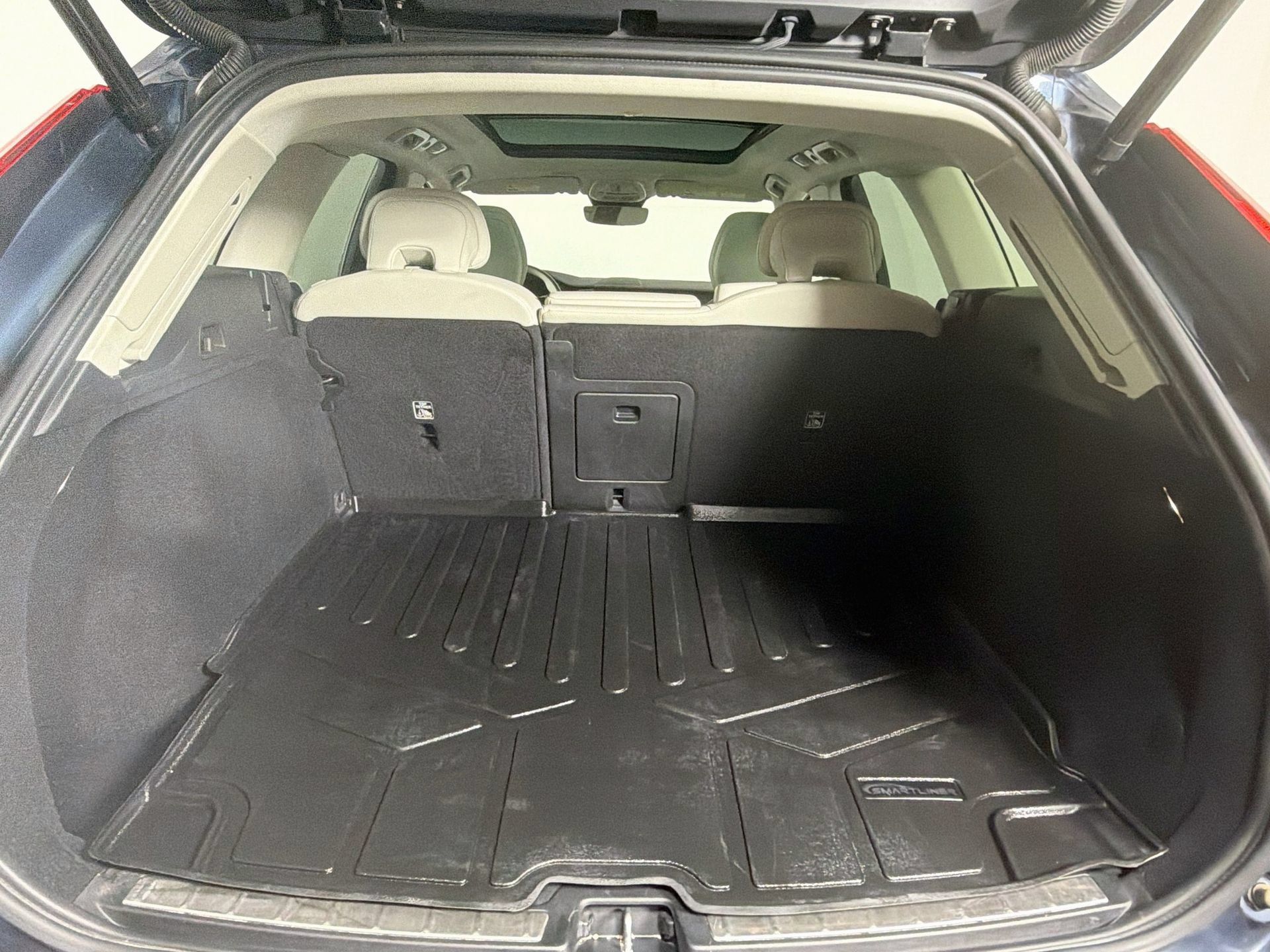 Certified 2023 Volvo XC60 B5 Plus AWD/4WD image 26
