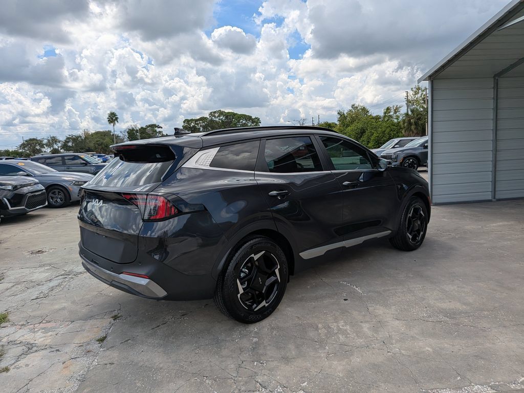Certified 2026 Kia Sportage EX w/ EX Panorama Roof Package FWD image 8